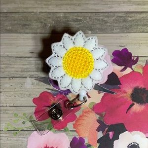 Felt Badge Reel Daisy